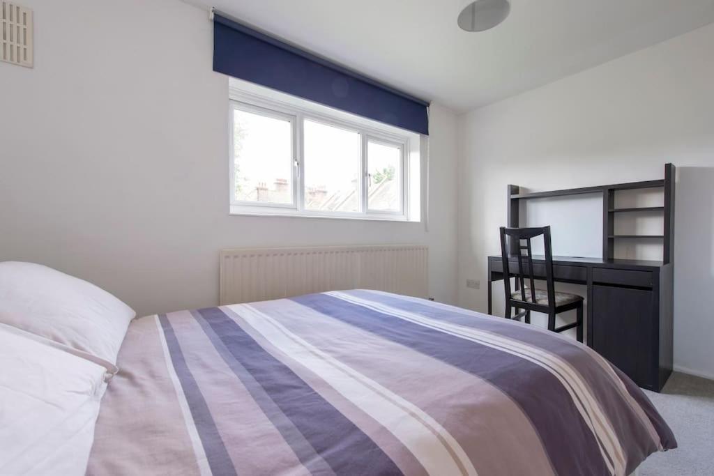 Lovely 2-Bed 15 Minutes To Central Лондон Экстерьер фото