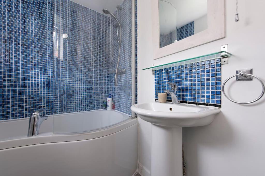 Lovely 2-Bed 15 Minutes To Central Лондон Экстерьер фото