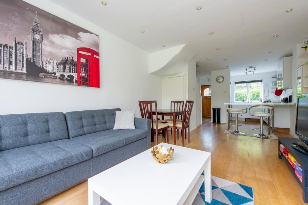 Lovely 2-Bed 15 Minutes To Central Лондон Экстерьер фото